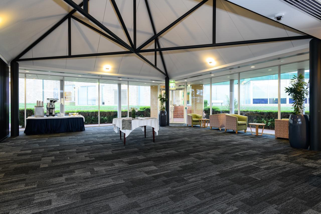 Lakeside Hotel And Conference Centre Сидней Экстерьер фото
